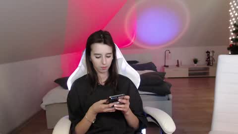 Nicole  Thomas  Dave online show from 12/26/24, 08:21