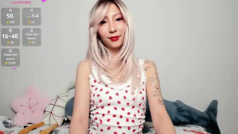 Mia online show from 05/16/26, 10:41