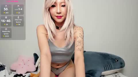 Snapshot of _yuriko chatting on 06/13/26, 11:35 Mia online show from 06/13/26, 11:35