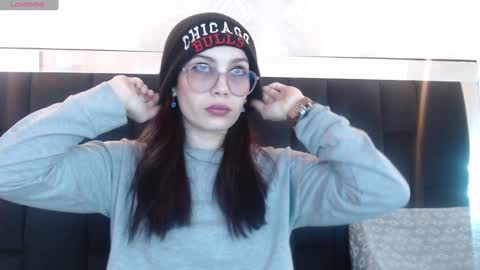 Snapshot of _yuyi chatting on 01/03/25, 11:03 Yuyi online show from 01/03/25, 11:03