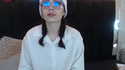 Snapshot of _yuyi chatting on 01/09/25, 11:14 Yuyi online show from 01/09/25, 11:14