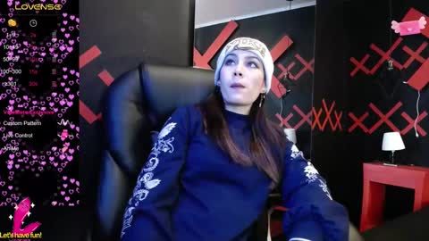 Snapshot of _yuyi chatting on 03/12/25, 11:09 Yuyi online show from 03/12/25, 11:09