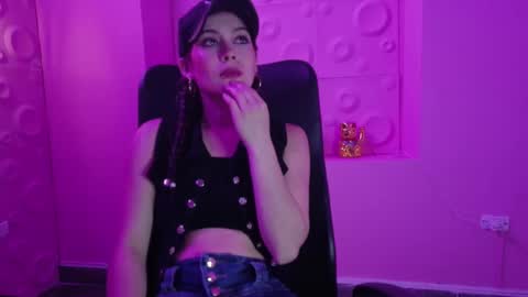 Snapshot of _yuyi chatting on 11/10/25, 12:26 Yuyi online show from 11/10/25, 12:26