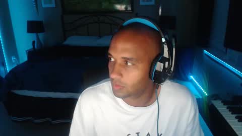 Snapshot of a4orce chatting on 11/15/25, 02:09 a4orce online show from 11/15/25, 02:09