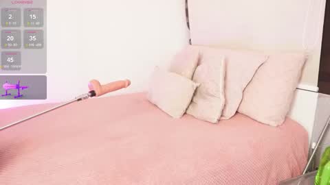 Alexandra  online show from 10/28/25, 09:13