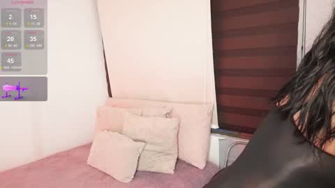 Alexandra  online show from 11/30/25, 10:41