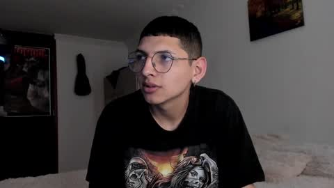 Snapshot of a_lejandro_08 chatting on 12/06/24, 04:06 alejo online show from 12/06/24, 04:06