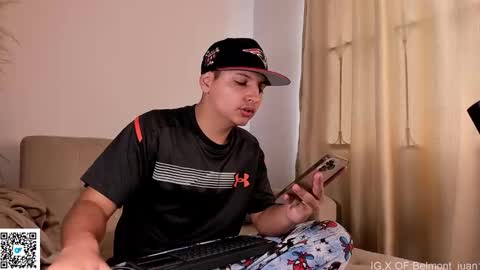 a_lejandro_0_8 online show from 04/12/26, 04:34