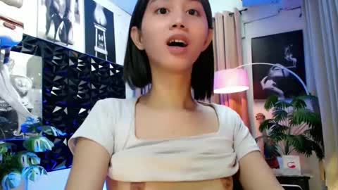 Snapshot of a_r_i_a_n_n_a chatting on 02/17/26, 08:33 Lovely Yana online show from 02/17/26, 08:33