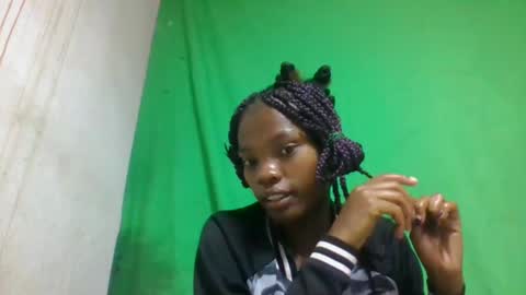 Snapshot of aadienne chatting on 05/12/26, 09:56 aadienne online show from 05/12/26, 09:56