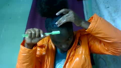 Snapshot of aadienne chatting on 06/23/26, 01:14 aadienne online show from 06/23/26, 01:14