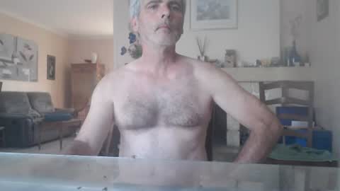 Snapshot of aalex1717 chatting on 06/19/26, 05:12 Aalex1717 online show from 06/19/26, 05:12