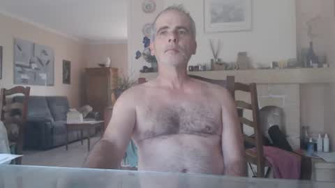 Snapshot of aalex1717 chatting on 07/19/26, 06:06 Aalex1717 online show from 07/19/26, 06:06