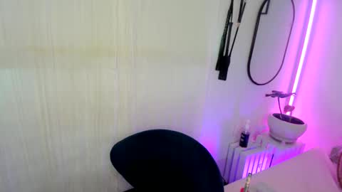 Snapshot of aaliyahlayla chatting on 01/23/25, 01:41 Aaliyahlayla online show from 01/23/25, 01:41