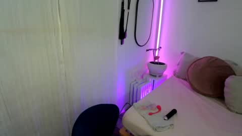 Snapshot of aaliyahlayla chatting on 01/25/25, 04:56 Aaliyahlayla online show from 01/25/25, 04:56