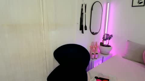 Snapshot of aaliyahlayla chatting on 02/11/25, 02:03 Aaliyahlayla online show from 02/11/25, 02:03