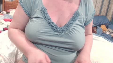 Snapshot of aamarillis chatting on 12/22/24, 08:25 NINA online show from 12/22/24, 08:25