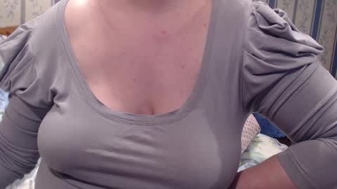 Snapshot of aamarillis chatting on 10/26/25, 04:24 NINA online show from 10/26/25, 04:24