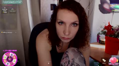 Snapshot of aamazingjoi chatting on 02/19/25, 10:01 Katie online show from 02/19/25, 10:01