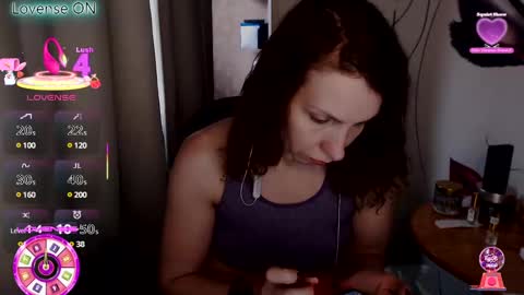 Snapshot of aamazingjoi chatting on 03/11/25, 06:10 Katie online show from 03/11/25, 06:10