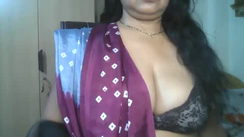 Snapshot of aaradhya_sexy_88 chatting on 01/15/25, 09:35 aaradhya_sexy_88 online show from 01/15/25, 09:35