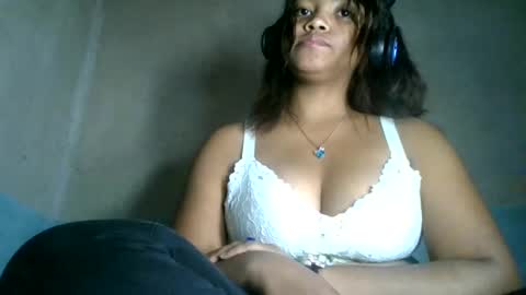 Snapshot of aariciah chatting on 06/19/26, 07:23 aariciah online show from 06/19/26, 07:23