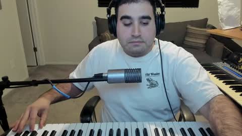 Snapshot of aaroleplayer chatting on 01/05/25, 10:29 Aaron online show from 01/05/25, 10:29