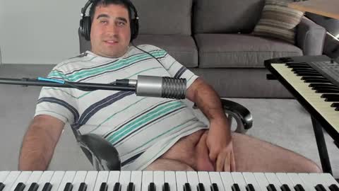 Snapshot of aaroleplayer chatting on 01/25/25, 04:57 Aaron online show from 01/25/25, 04:57