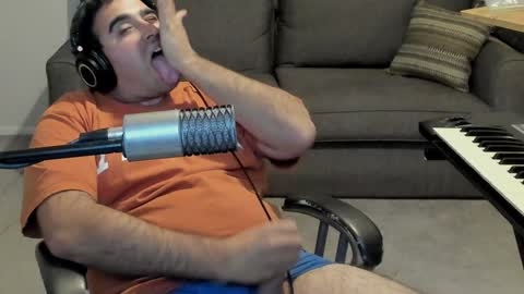 Snapshot of aaroleplayer chatting on 01/31/25, 11:45 Aaron online show from 01/31/25, 11:45