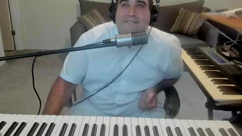 Snapshot of aaroleplayer chatting on 09/27/25, 05:51 Aaron online show from 09/27/25, 05:51