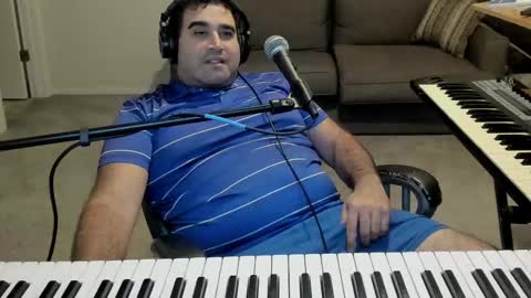 Snapshot of aaroleplayer chatting on 11/13/25, 01:59 Aaron online show from 11/13/25, 01:59