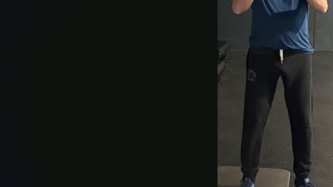 Snapshot of aaron1_show chatting on 12/21/24, 04:57 Aaron online show from 12/21/24, 04:57