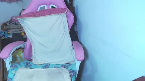 Snapshot of aaron_and_ann chatting on 10/18/25, 08:42 Aaron y Ann online show from 10/18/25, 08:42