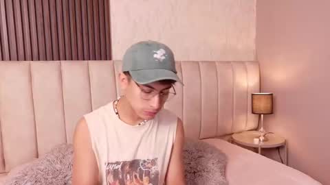 Aaron Ezequiel online show from 01/08/26, 08:44