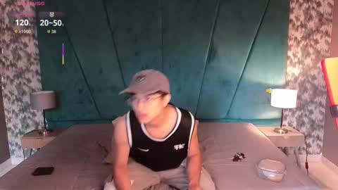 Aaron Ezequiel online show from 02/08/26, 09:40