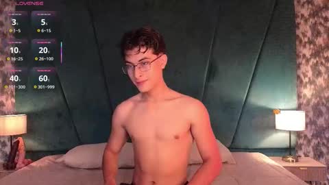 Aaron Ezequiel online show from 02/11/26, 09:09