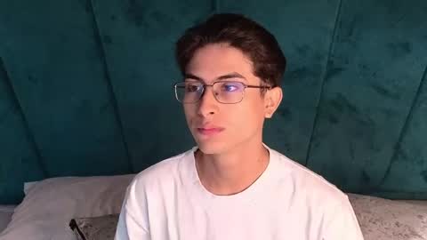Aaron Ezequiel online show from 04/26/26, 12:36