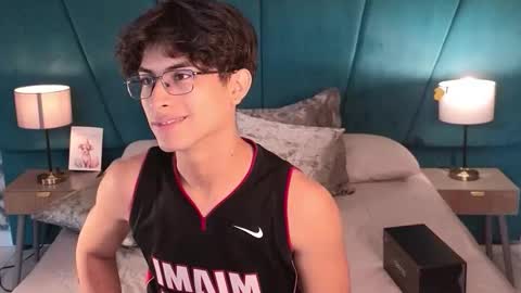 Aaron Ezequiel online show from 05/16/26, 12:37