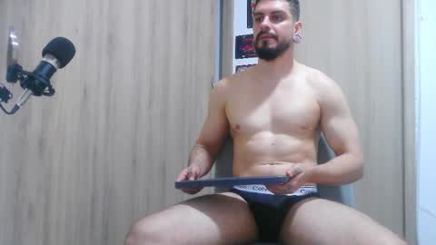 Aaron kwok online show from 11/06/25, 04:35