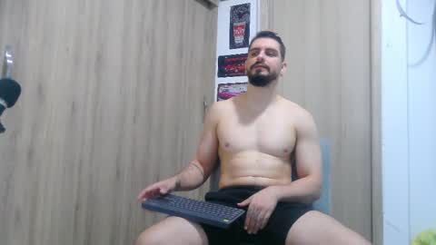 Aaron kwok online show from 11/15/25, 11:32