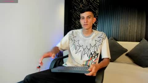 Aaron online show from 04/01/26, 08:06