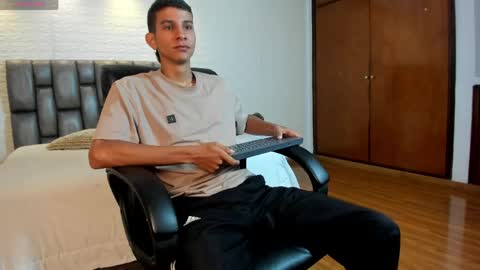 Aaron online show from 04/14/26, 08:37