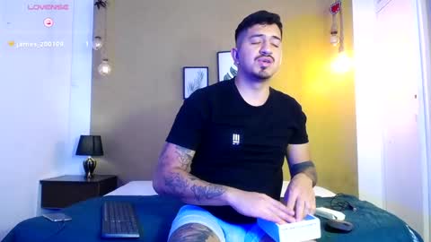 Snapshot of aaron_williams09 chatting on 03/05/25, 06:54 Your aron online show from 03/05/25, 06:54