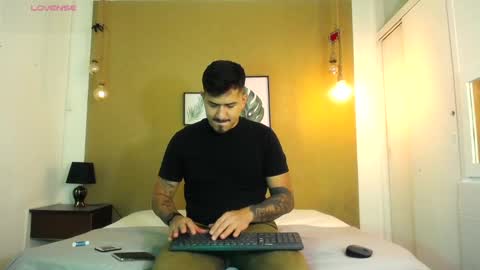 Snapshot of aaron_williams09 chatting on 03/07/25, 03:40 Your aron online show from 03/07/25, 03:40