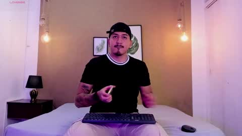 Snapshot of aaron_williams09 chatting on 03/11/25, 03:37 Your aron online show from 03/11/25, 03:37