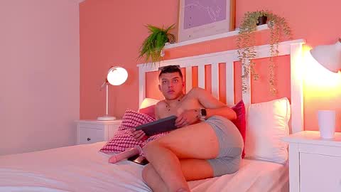 AARON  online show from 09/29/25, 09:08