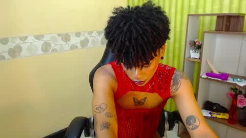 Snapshot of aaronbakers chatting on 12/22/24, 09:44 im NiallDun online show from 12/22/24, 09:44