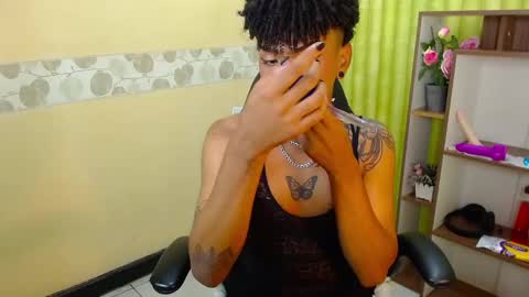 Snapshot of aaronbakers chatting on 01/10/25, 03:50 im NiallDun online show from 01/10/25, 03:50