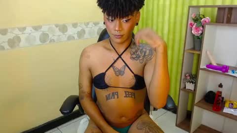 Snapshot of aaronbakers chatting on 01/11/25, 07:39 im NiallDun online show from 01/11/25, 07:39