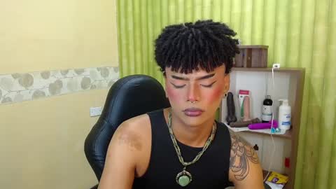 Snapshot of aaronbakers chatting on 02/27/25, 02:42 im NiallDun online show from 02/27/25, 02:42